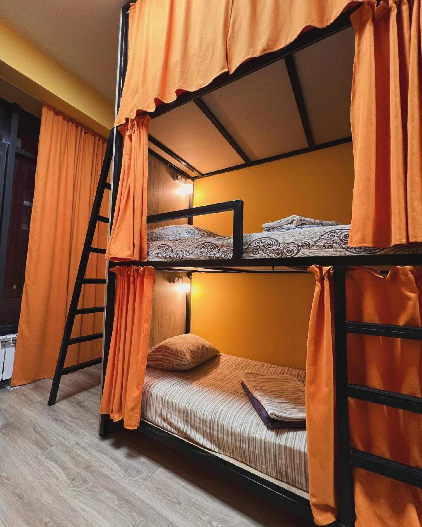 Auberge de jeunesse Рой à Almaty Extérieur photo