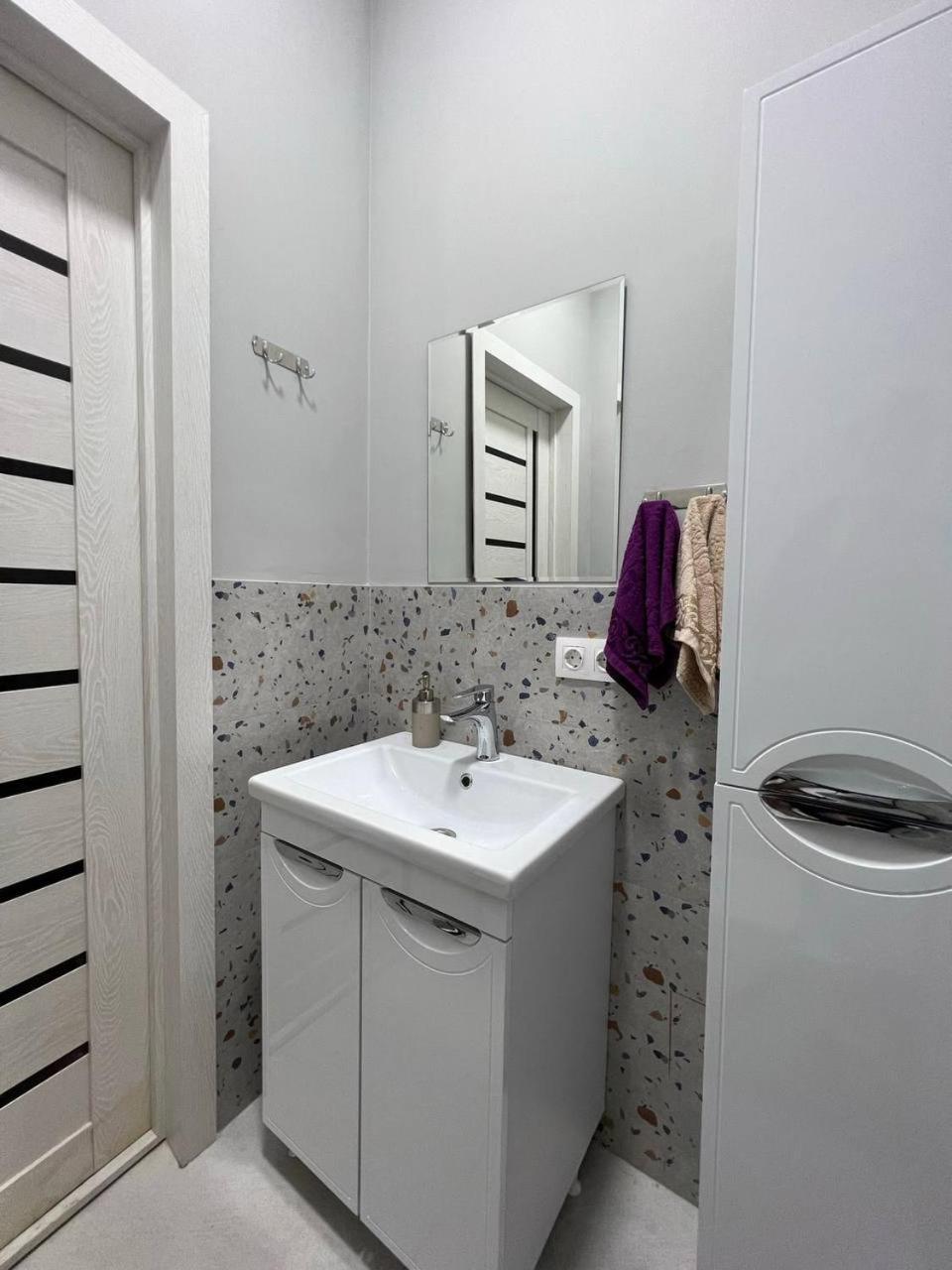 Auberge de jeunesse Рой à Almaty Extérieur photo