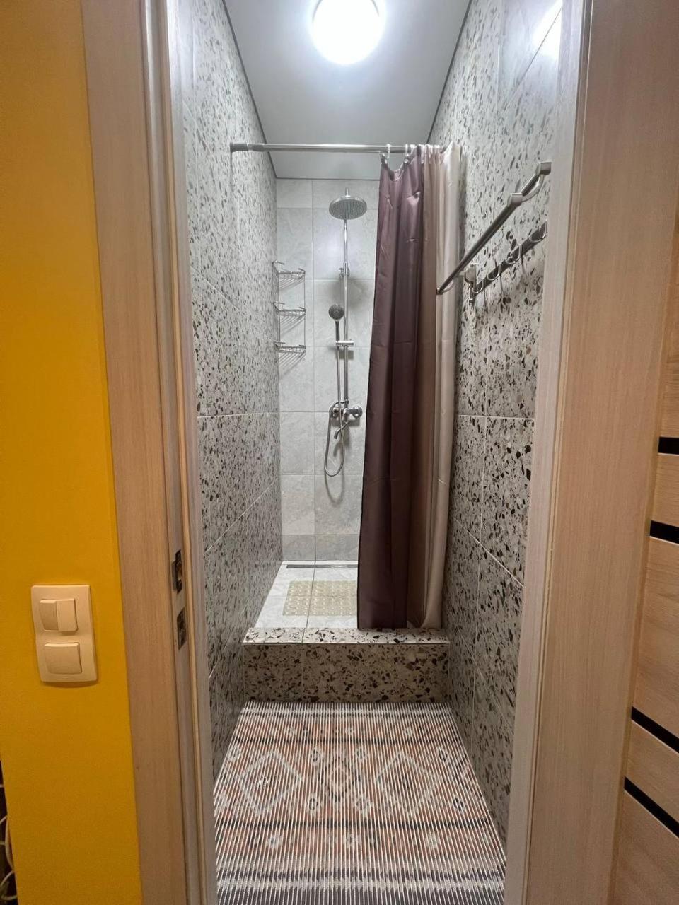 Auberge de jeunesse Рой à Almaty Extérieur photo
