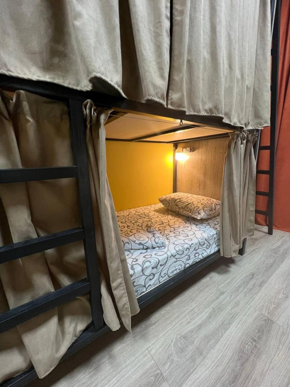Auberge de jeunesse Рой à Almaty Extérieur photo