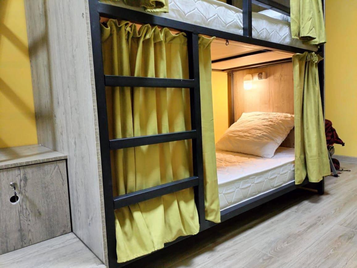 Auberge de jeunesse Рой à Almaty Extérieur photo